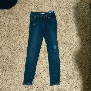 LEVI’S 710 SUPER SKINNY JEANS